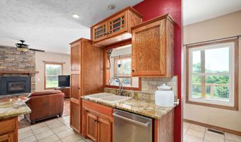 8404 Fossilsaurus Ln, Ash Grove, MO 65604