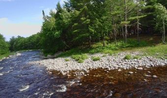 6 Maple Dr, Abbot, ME 04406
