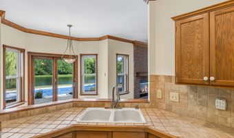 6743 Meadowgreen Dr, Indianapolis, IN 46236