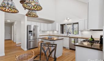 126 Hillcrest Dr, Barnardsville, NC 28709