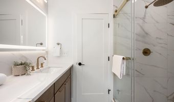 2001 N GEORGE MASON Dr, Arlington, VA 22207