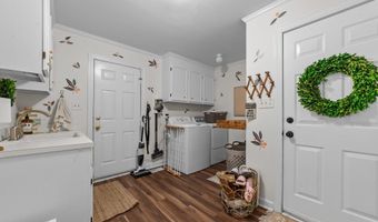 4259 Pinewood Dr, Ayden, NC 28513