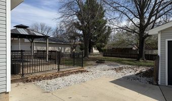 527 Village Ct, Altoona, IA 50009