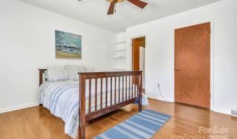 5 Fairway Dr, Arden, NC 28704