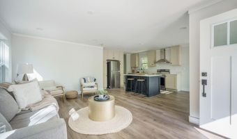 103 Bush Dr, Bonneau, SC 29431