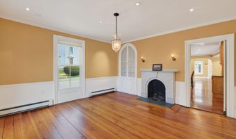 997 Washington St, Bath, ME 04530