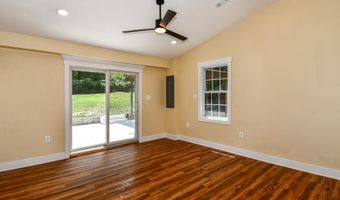 5523 HALWIS St, Alexandria, VA 22303
