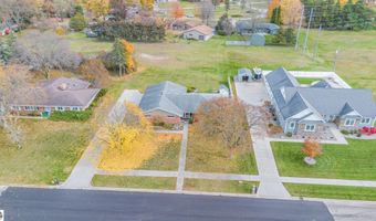 424 Fairlane Dr, Alma, MI 48801