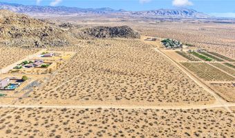 2222 Ottowa Rd, Apple Valley, CA 92307