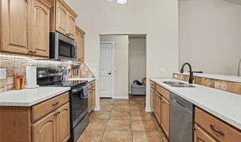1816 Puma Dr, Altus, OK 73521