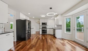 2243 Sun Valley Dr, Ann Arbor, MI 48108