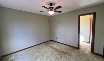 498 Delta Ln, Big Sandy, TN 38221