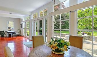 12 Howe St, Bristol, RI 02809