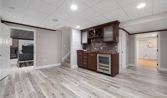 5 Morgan Ct, Lincoln, RI 02865