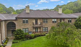 516 Wellington Pl, Aberdeen, NJ 07747