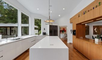 34 Warren Ln, Alpine, NJ 07620
