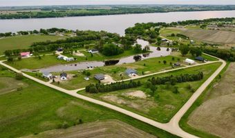 48105 Isaak Ln, Big Stone City, SD 57216