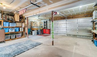 19 Elm St, Beachwood, NJ 08722