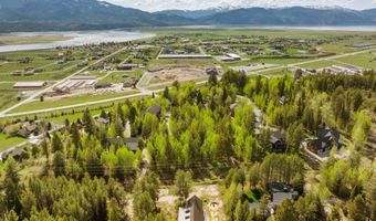 9 PINE St, Alpine, WY 83128
