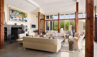 19 Locust Ln, Aquinnah, MA 02535