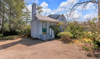 78 Nautilus St, Beachwood, NJ 08722