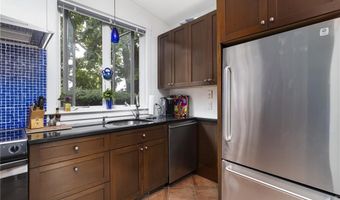 428 Gibbs Ave 4, Newport, RI 02840