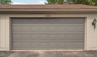 2250 Rivenoak Ct, Ann Arbor, MI 48103