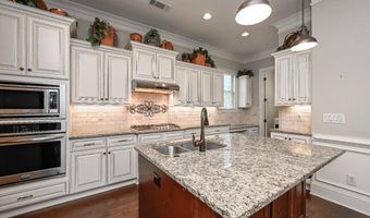62 Cedarcrest Village Ct, Acworth, GA 30101