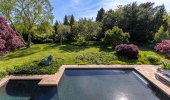 24 Sarahs Path, Amagansett, NY 11930