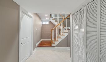829 AVENUE C, Bayonne, NJ 07002