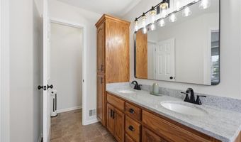3021 N 157th St, Basehor, KS 66007