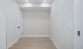722 KENYON St NW #2, Washington, DC 20010