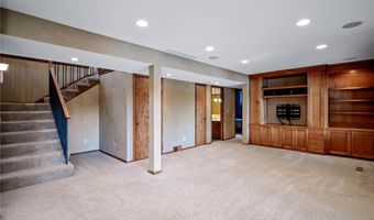451 Reflection Rd, Apple Valley, MN 55124