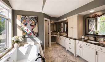 8140 134th St W, Apple Valley, MN 55124