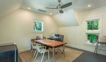 19 11th St, Apalachicola, FL 32320