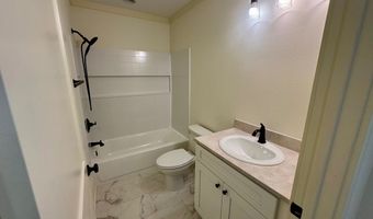 145 6th St, Apalachicola, FL 32320