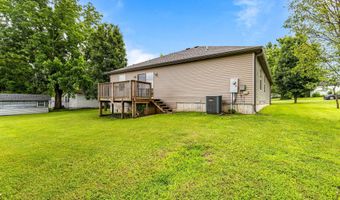 107 W Summit St, Aurora, MO 65605
