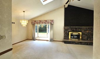 9616 Zimmer Dr, Algonquin, IL 60102