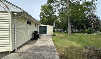 6 Tarinelli Cir, Bridgeport, CT 06606
