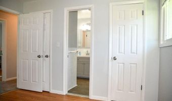 20 Marie Pkwy, Albany, NY 12211