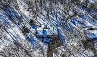 8 Marilyn Rd, Brookfield, CT 06804