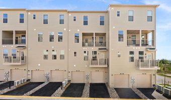 43841 VENETIAN Sq, Ashburn, VA 20147