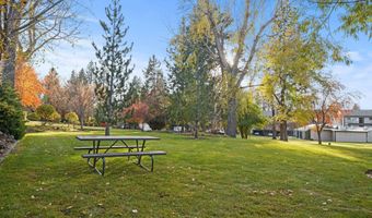1565 NW Wall St 154/155, Bend, OR 97703