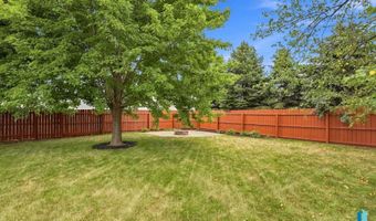 917 E Heatherwood Dr, Brandon, SD 57005