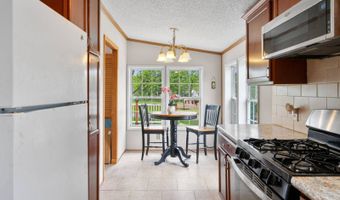 802 QUEEN ANN Rd, Amsterdam, NY 12010