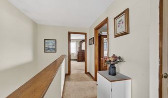 22 Connecticut Ave, Middletown, RI 02842