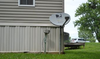 305 N Eighth St, Albion, IL 62806