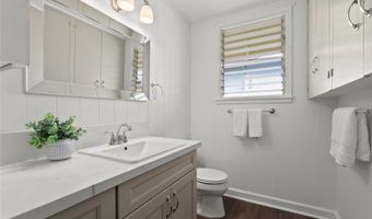 755 Kaipii St, Kailua, HI 96734