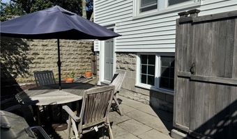 49 Connection St, Newport, RI 02840