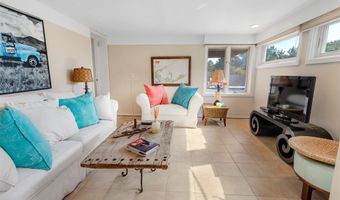 49 Gilberts Path, Amagansett, NY 11930